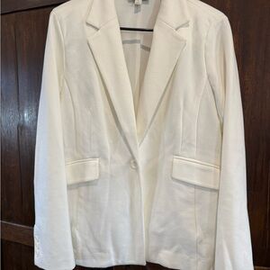 Chic White Women's Blazer